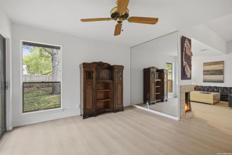 6333 Rustling Way San Antonio TX 78249