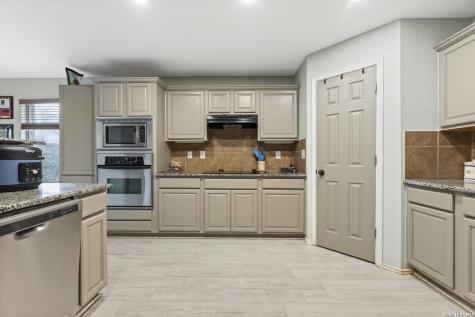 723 Point Creek San Antonio TX 78253