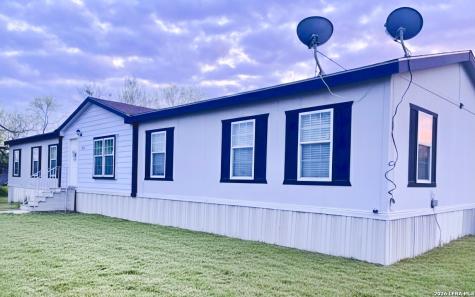 202 S 10th Street Christine TX 78012