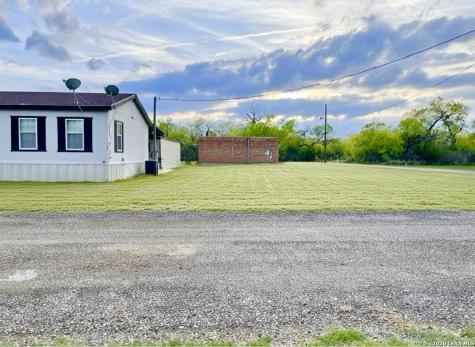 202 S 10th Street Christine TX 78012