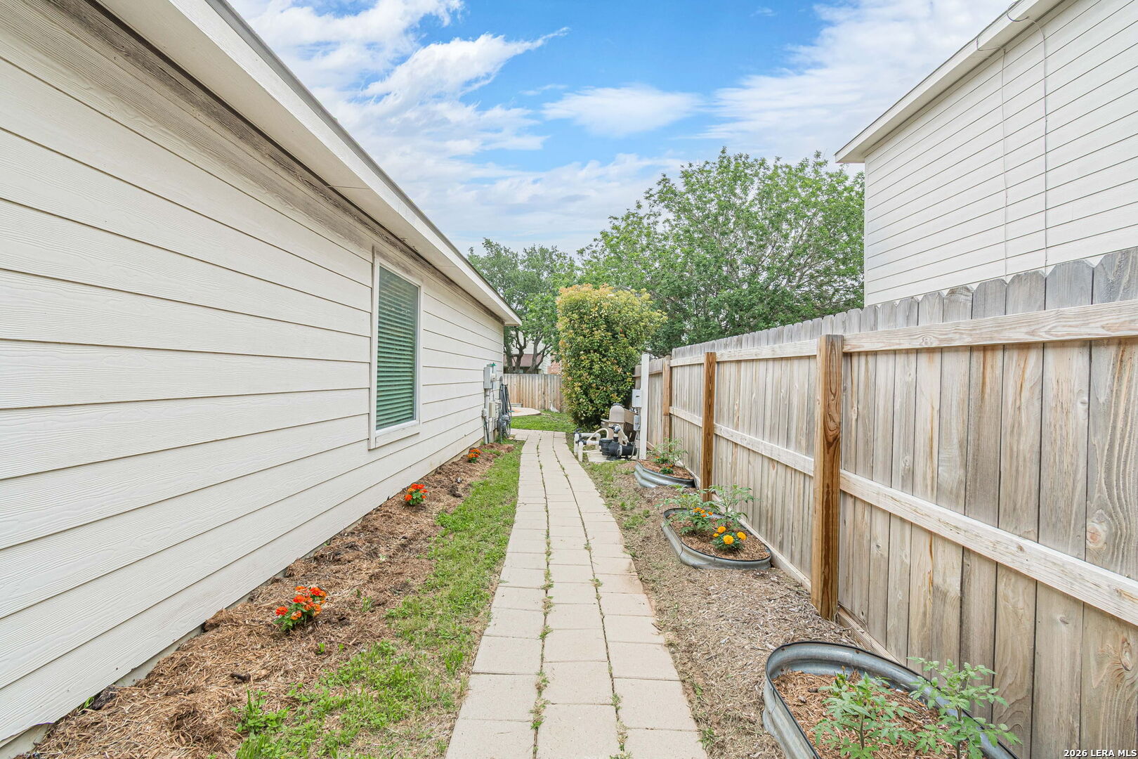 15830 Borwick Selma TX 78154