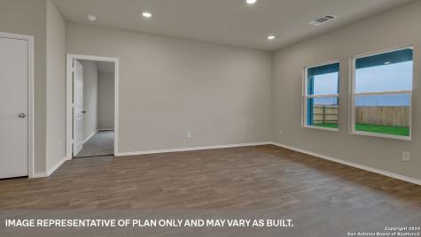 704 Prince Albert Seguin TX 78155