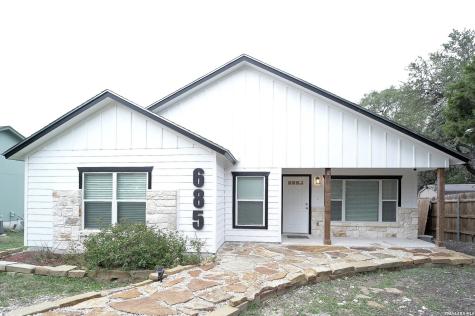 685 Ridgerock Drive Canyon Lake TX 78133