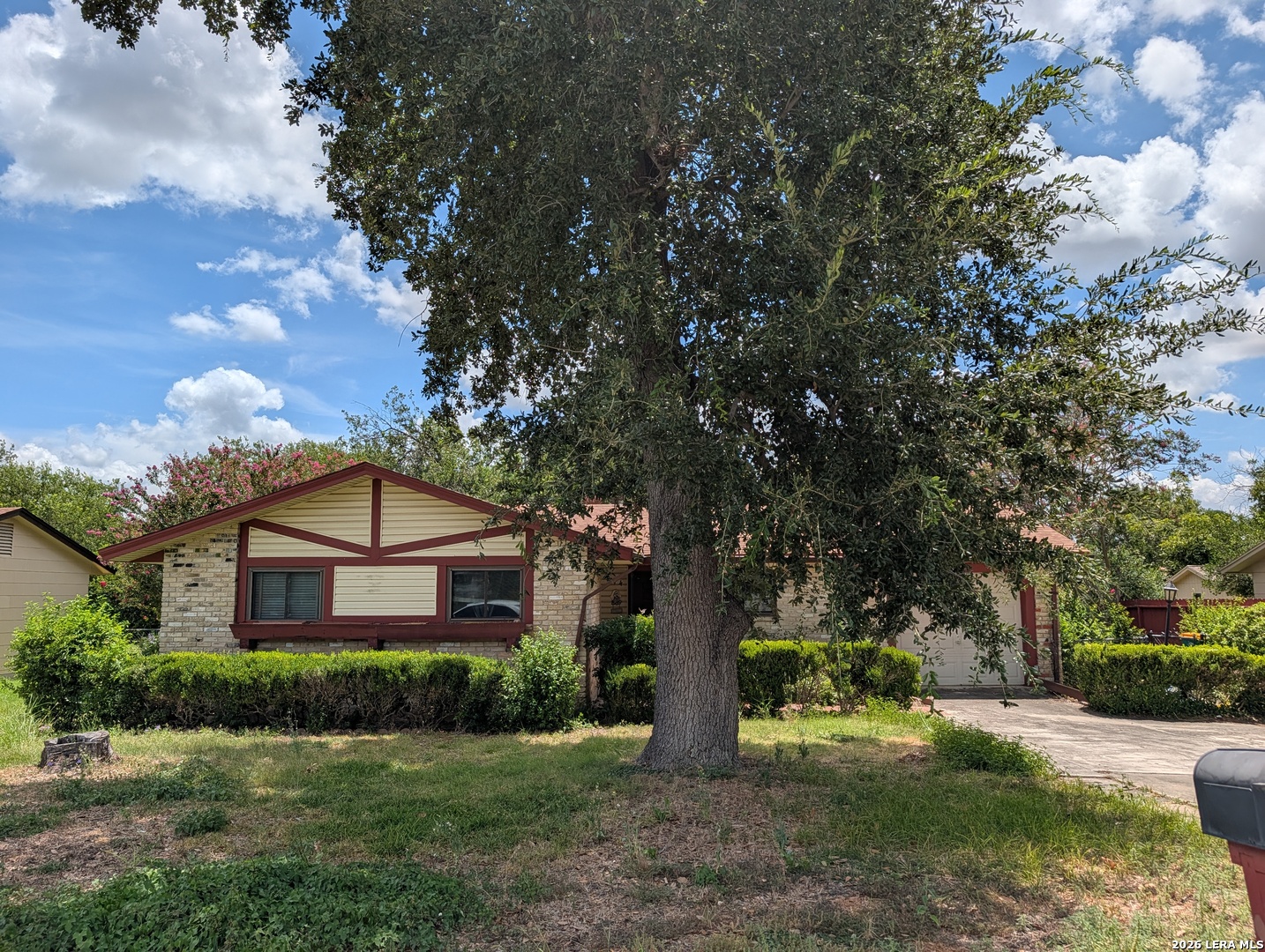 214 Avenue F Converse TX 78109