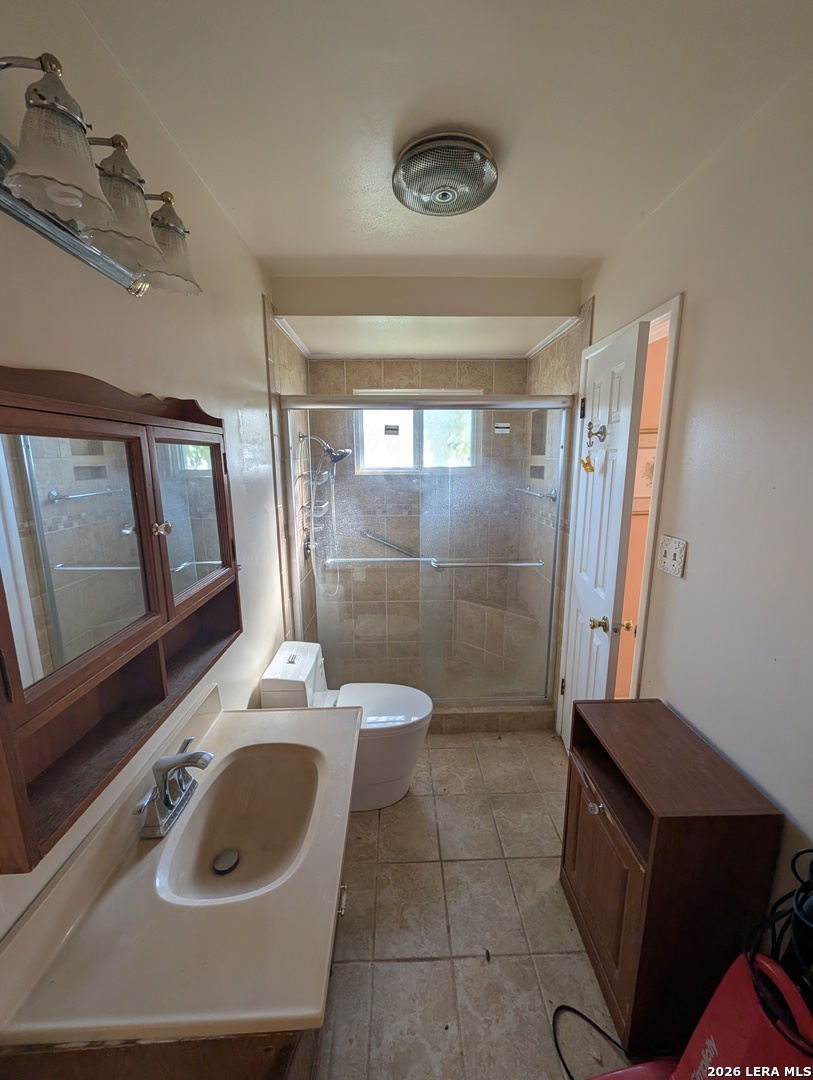 214 Avenue F Converse TX 78109