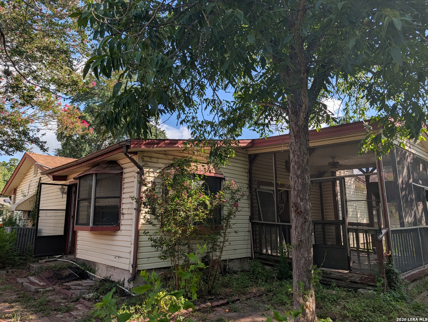 214 Avenue F Converse TX 78109