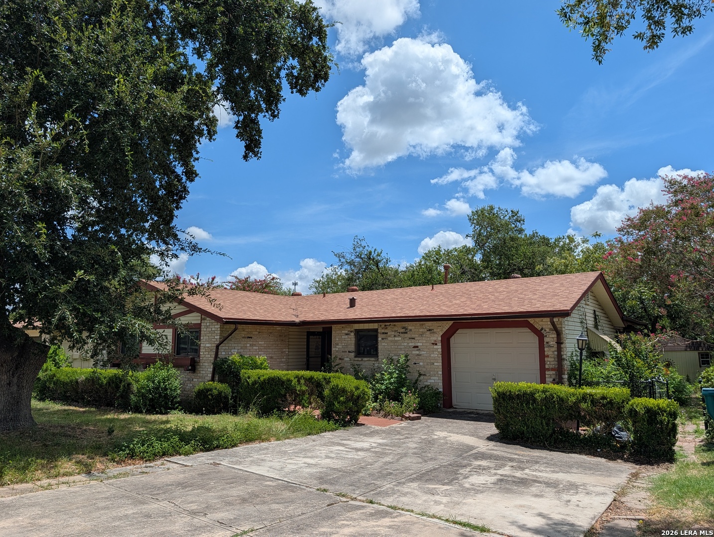 214 Avenue F Converse TX 78109