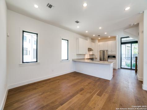 1226 S Presa San Antonio TX 78210