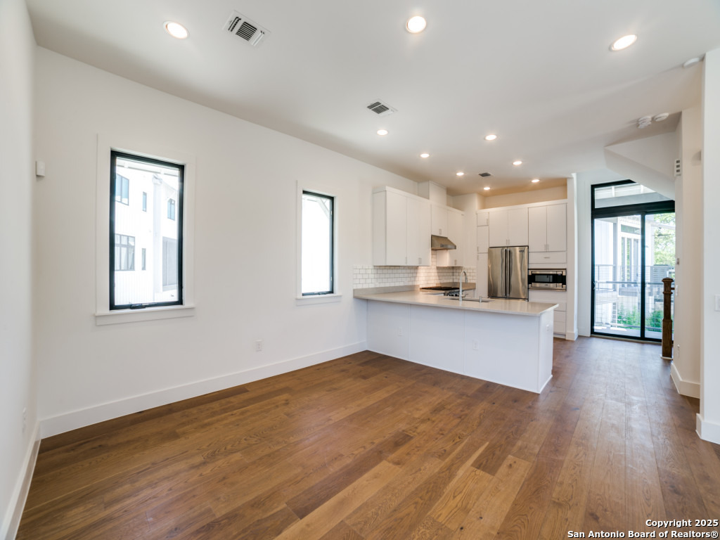 1226 S Presa San Antonio TX 78210