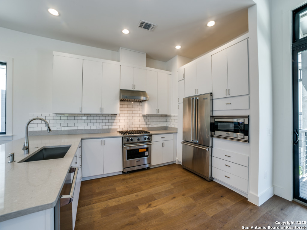 1226 S Presa San Antonio TX 78210