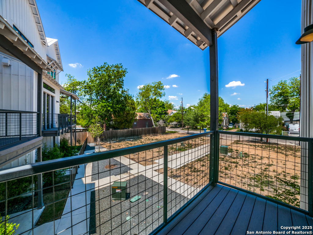 1226 S Presa San Antonio TX 78210