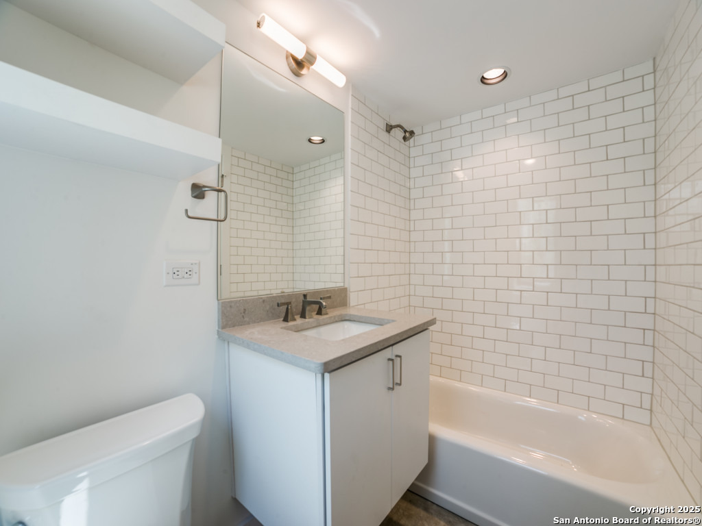 1226 S Presa San Antonio TX 78210