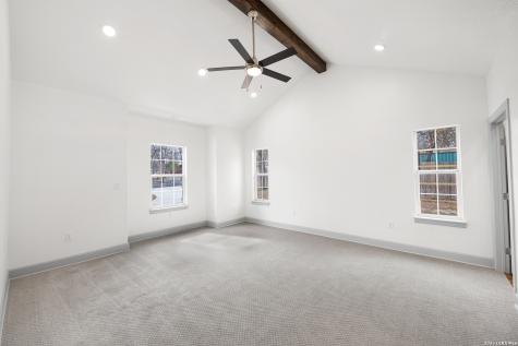 3811 Waterwood Pass Elmendorf TX 78112