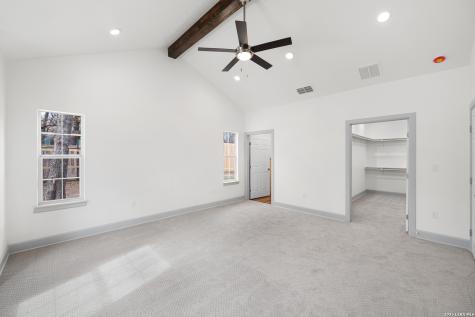 3811 Waterwood Pass Elmendorf TX 78112