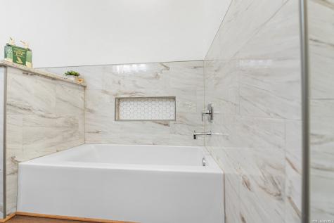 3811 Waterwood Pass Elmendorf TX 78112