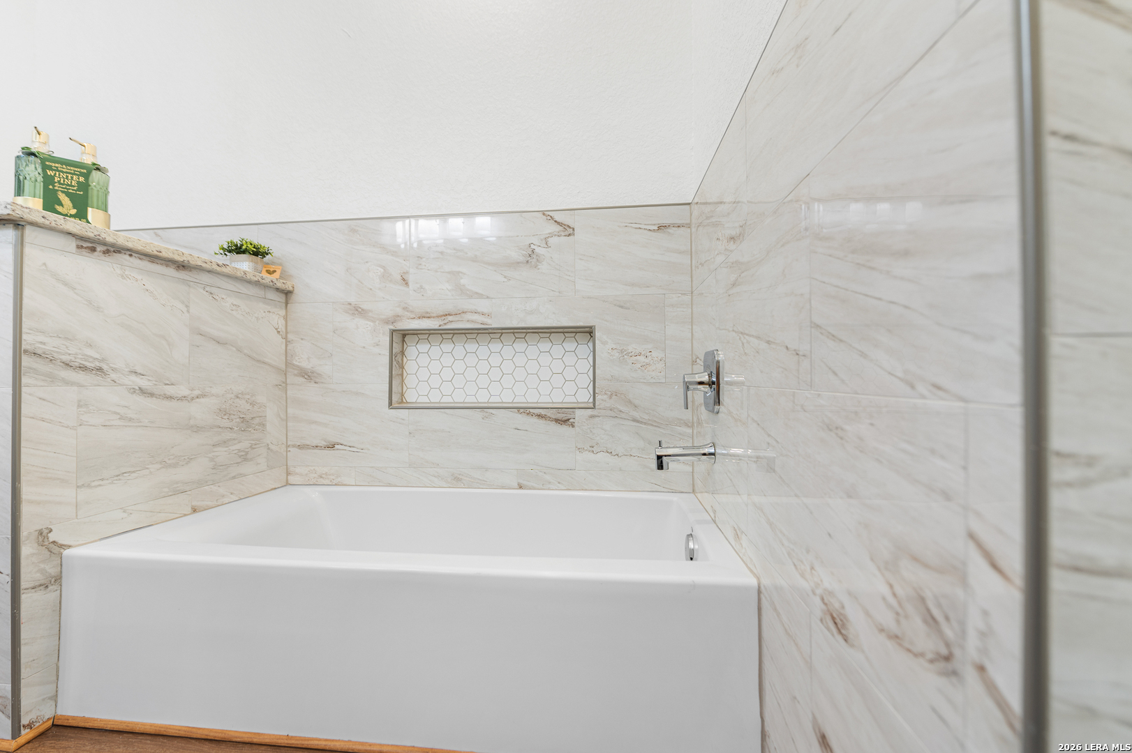 3811 Waterwood Pass Elmendorf TX 78112