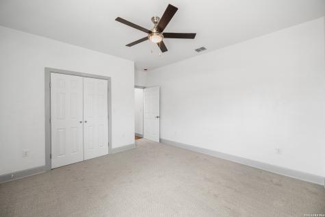 3811 Waterwood Pass Elmendorf TX 78112