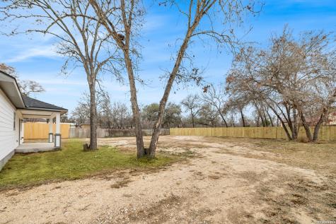 3811 Waterwood Pass Elmendorf TX 78112