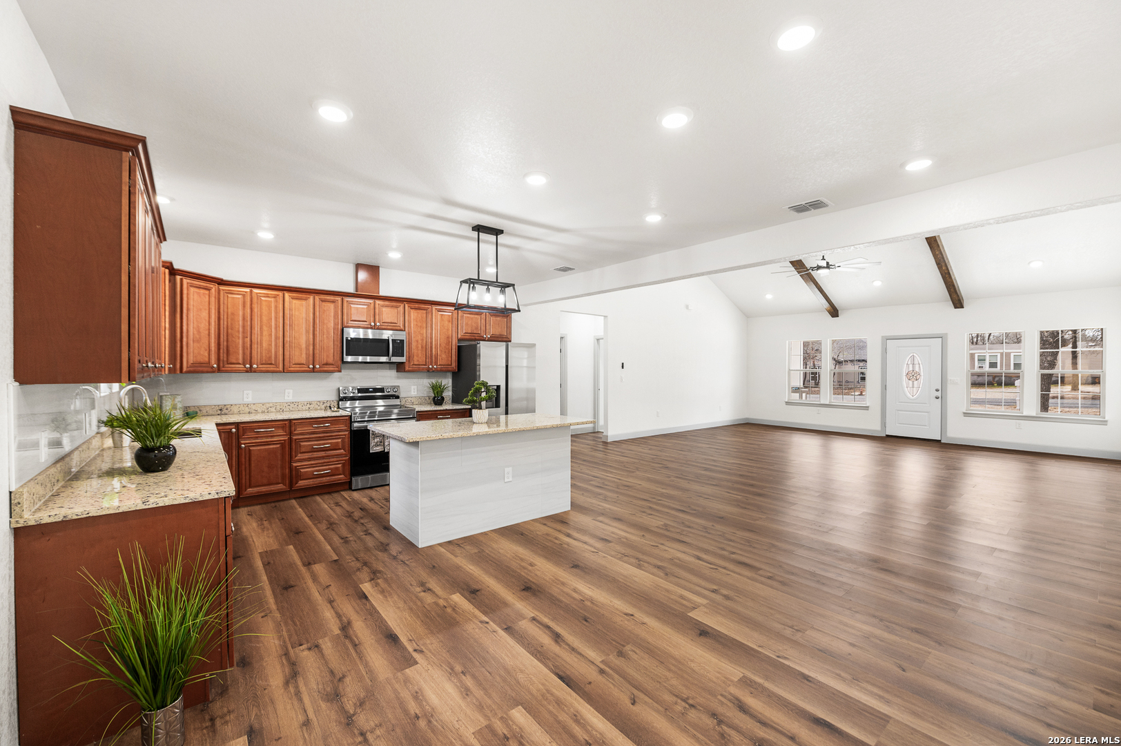 3811 Waterwood Pass Elmendorf TX 78112