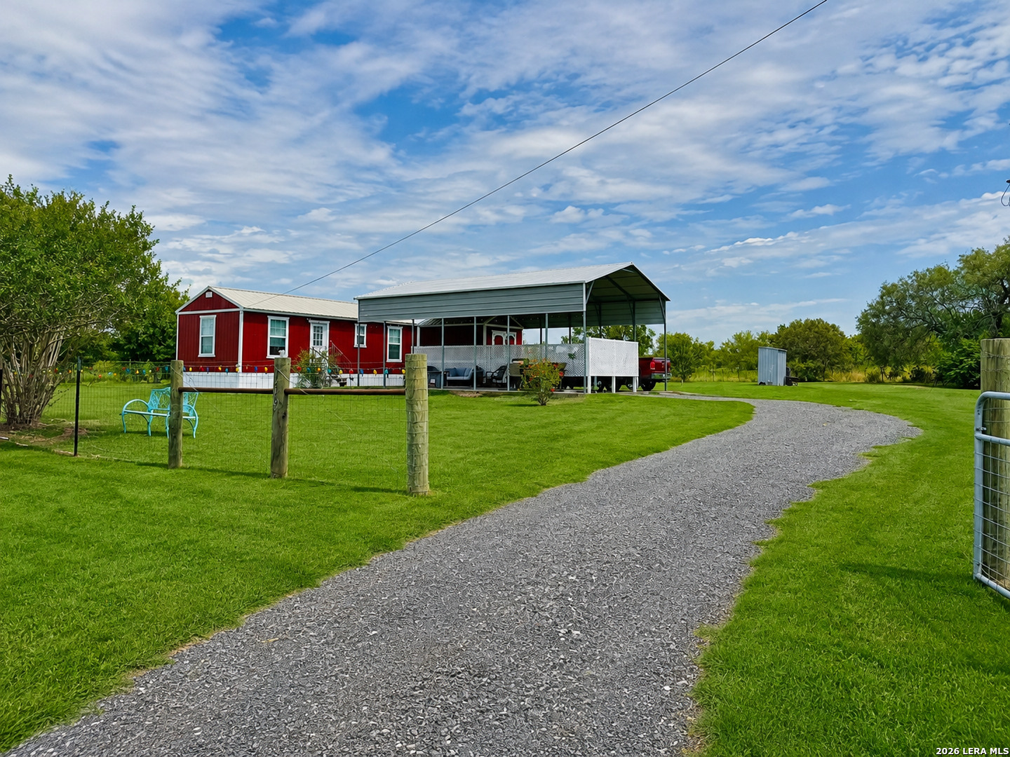 136 County Road 121 Leesville TX 78122