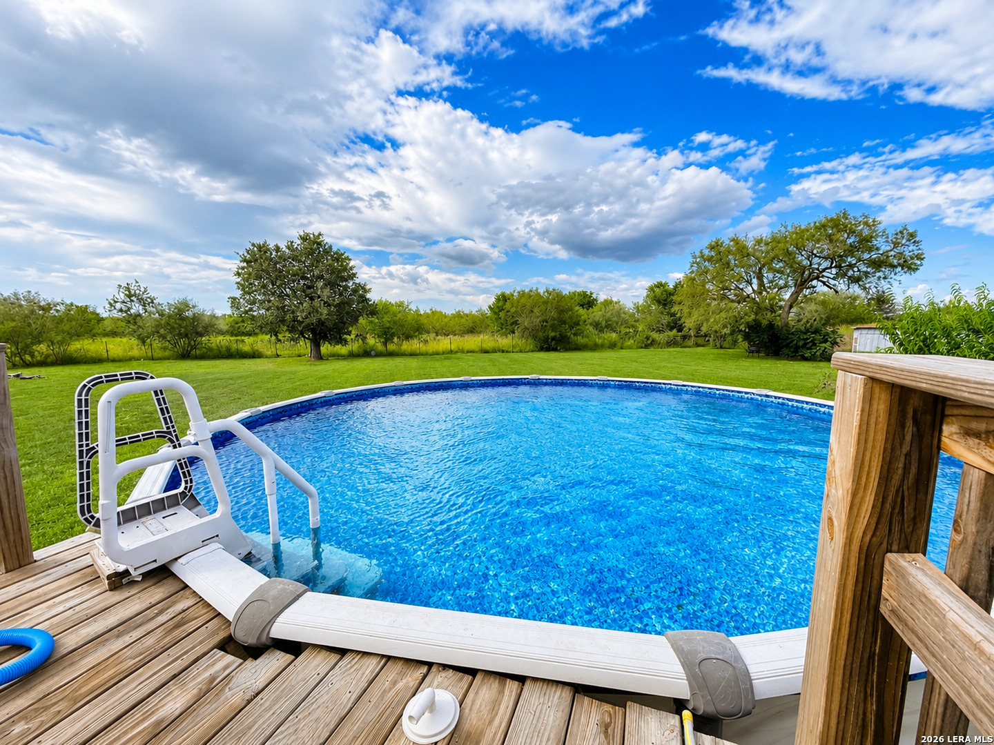 136 County Road 121 Leesville TX 78122