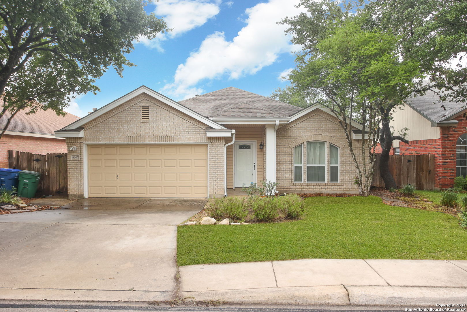8667 Silent Oaks San Antonio TX 78250