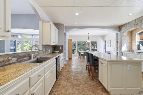 15610 Chinquapin Helotes TX 78023