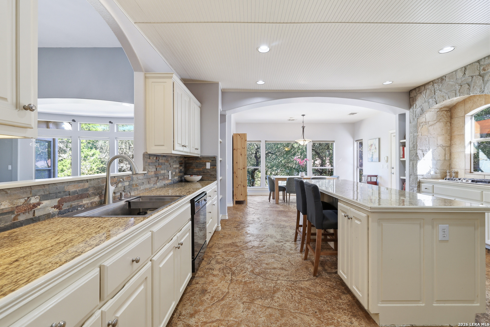 15610 Chinquapin Helotes TX 78023