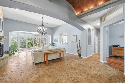 15610 Chinquapin Helotes TX 78023