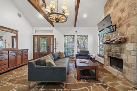 15610 Chinquapin Helotes TX 78023