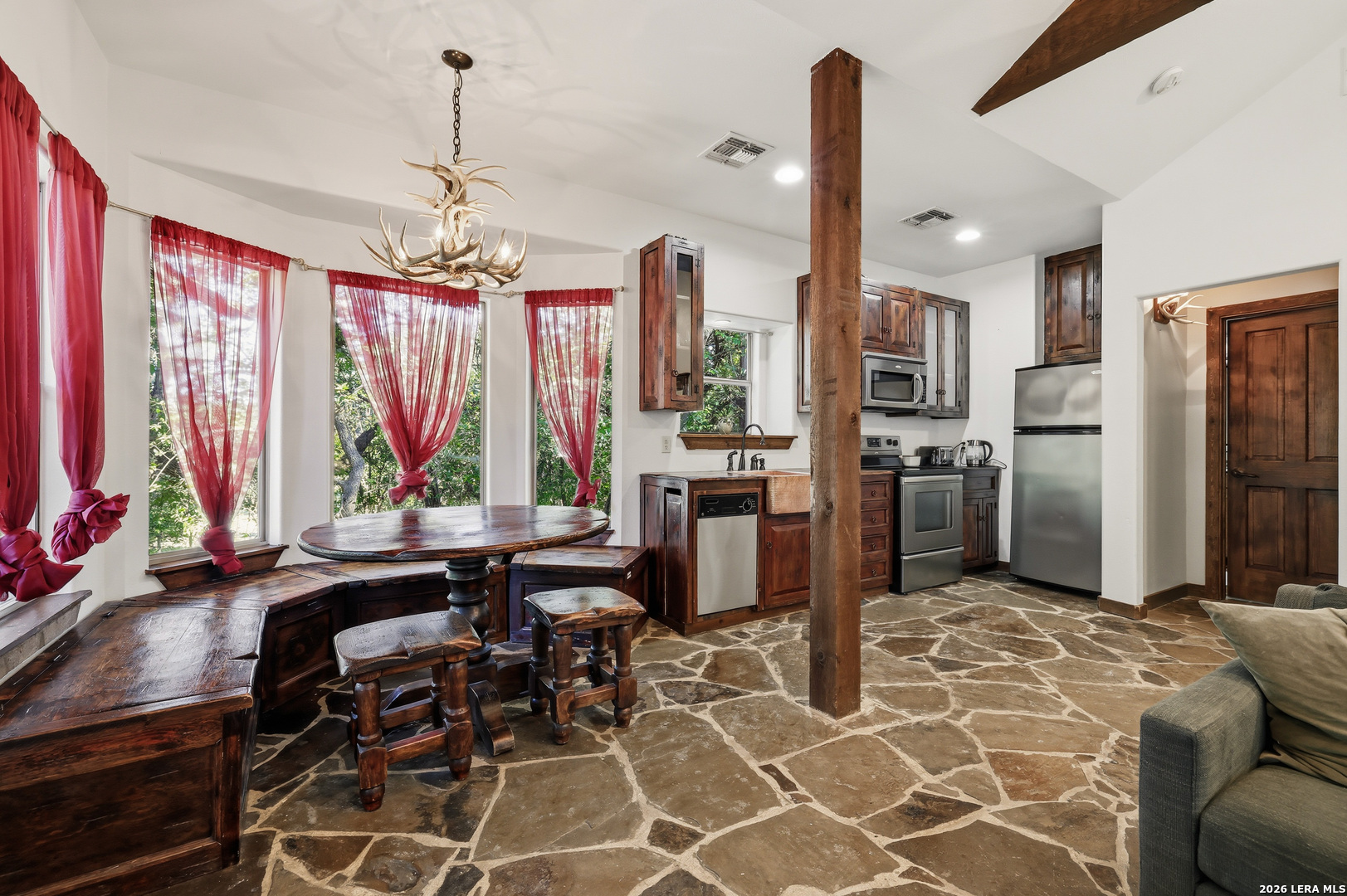 15610 Chinquapin Helotes TX 78023