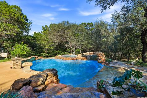 15610 Chinquapin Helotes TX 78023