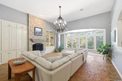 15610 Chinquapin Helotes TX 78023