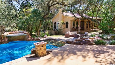 15610 Chinquapin Helotes TX 78023