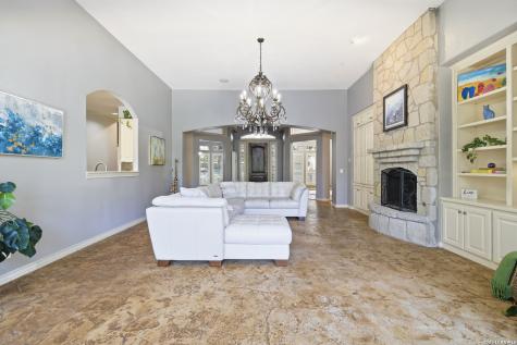 15610 Chinquapin Helotes TX 78023