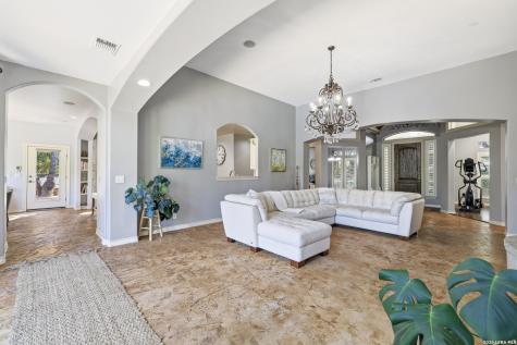 15610 Chinquapin Helotes TX 78023