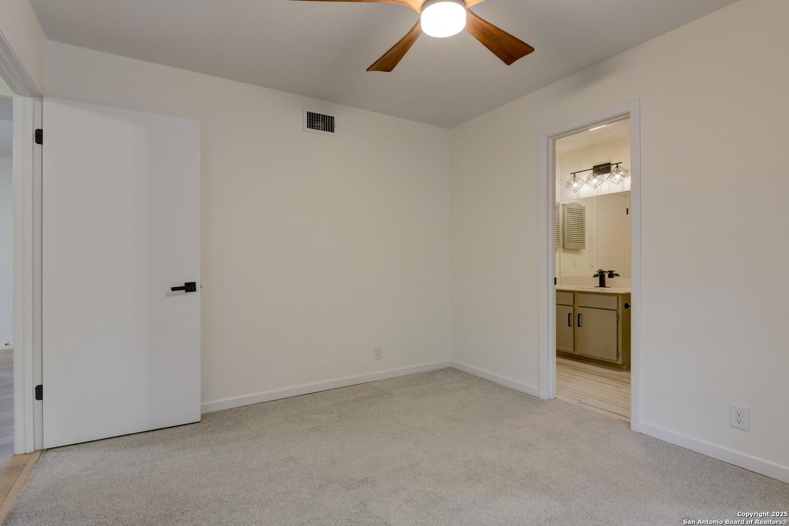 5018 Risada San Antonio TX 78233