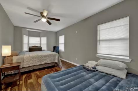 218 S Peach Avenue New Braunfels TX 78130