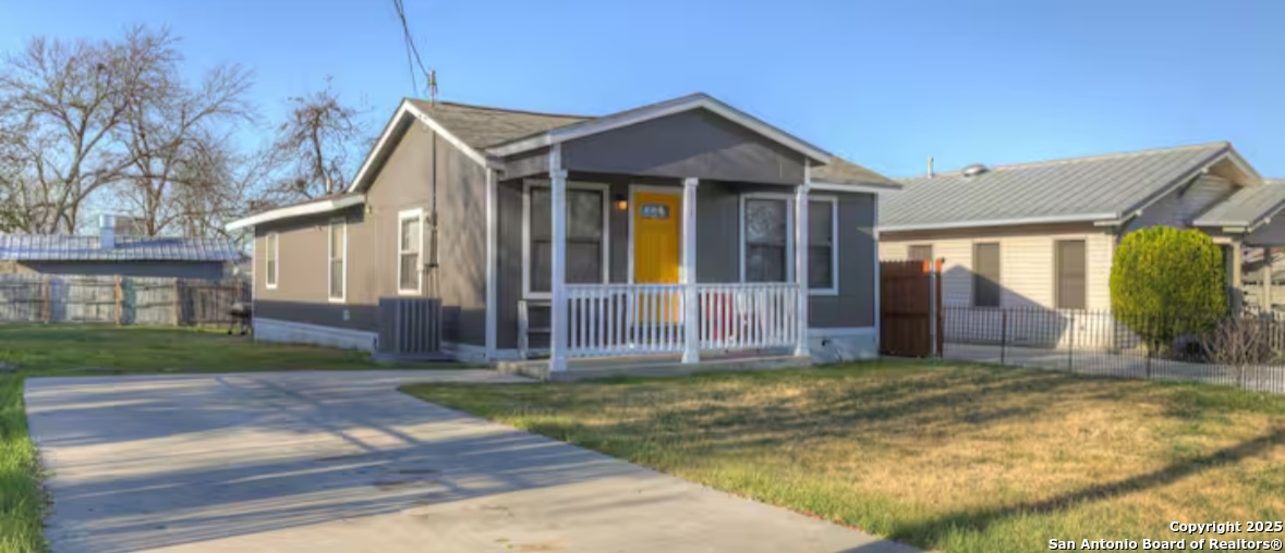218 S Peach Avenue New Braunfels TX 78130