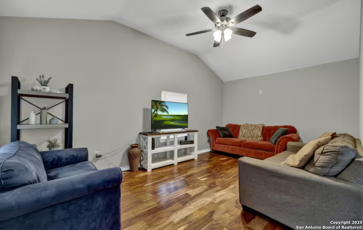 218 S Peach Avenue New Braunfels TX 78130