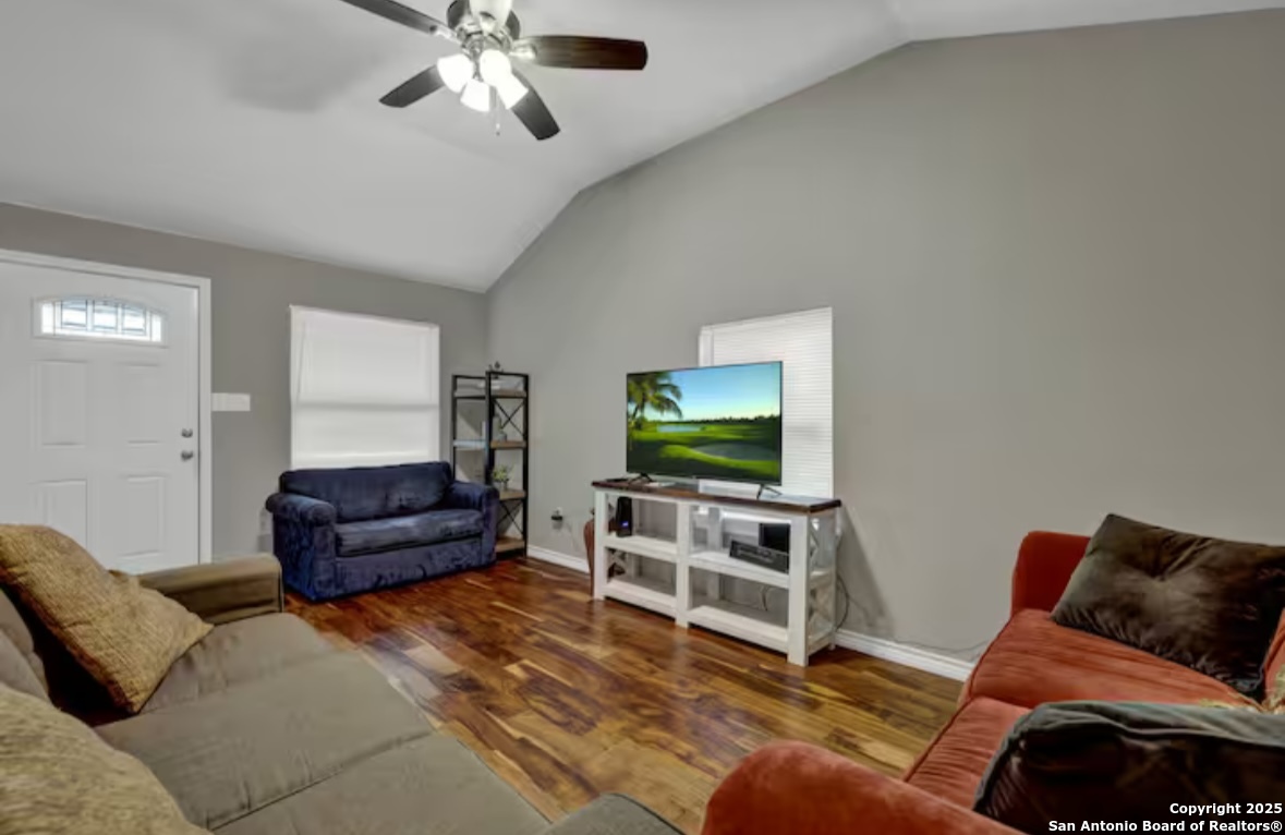 218 S Peach Avenue New Braunfels TX 78130