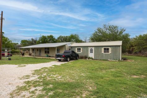 14090 Ted Williams Road Atascosa TX 78002