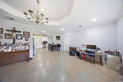 14090 Ted Williams Road Atascosa TX 78002