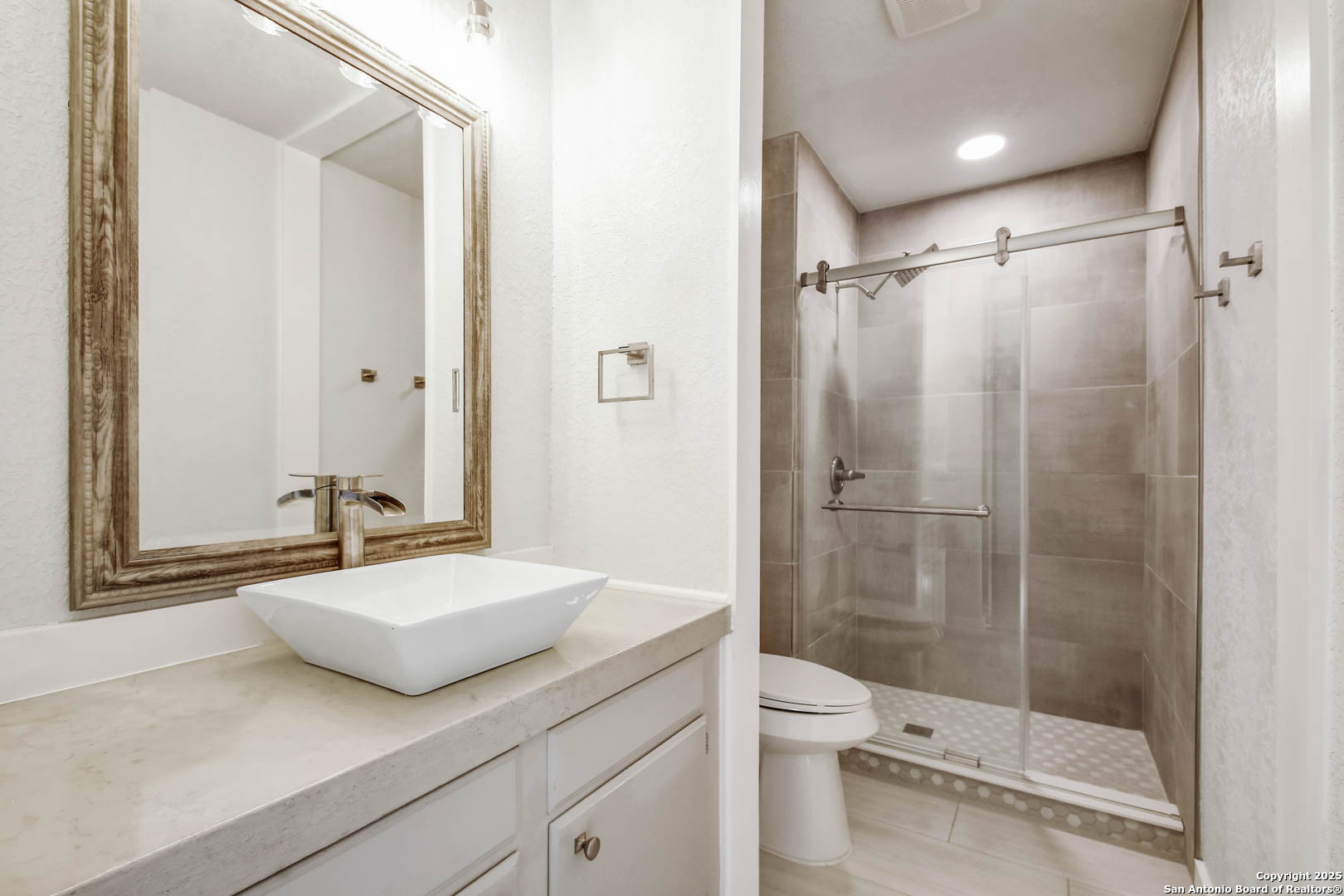 8021 Harper Valley Live Oak TX 78233