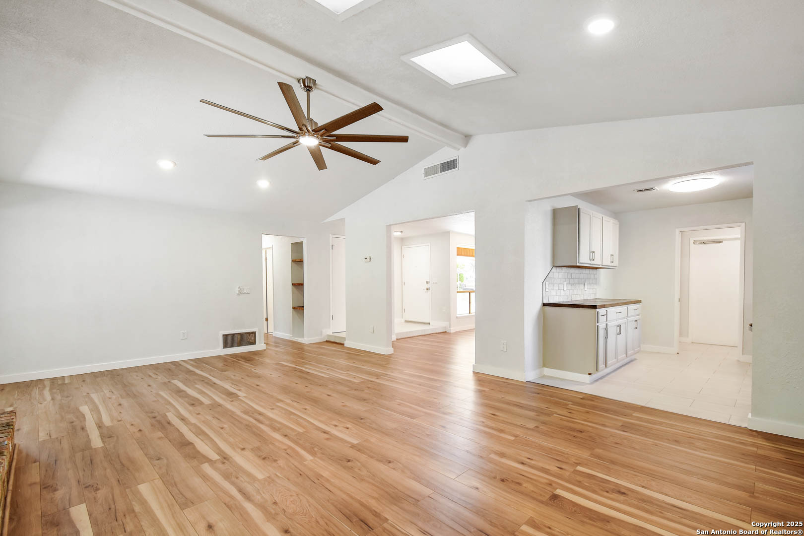 8021 Harper Valley Live Oak TX 78233