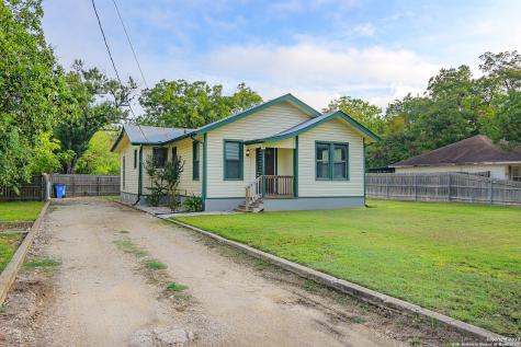 1006 Palm Street Seguin TX 78155