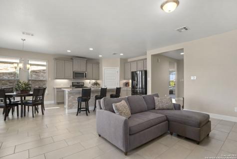 9407 Sundrop Valley San Antonio TX 78254
