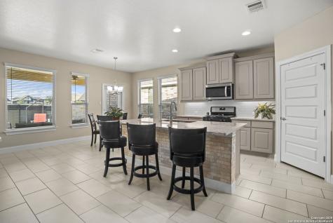 9407 Sundrop Valley San Antonio TX 78254