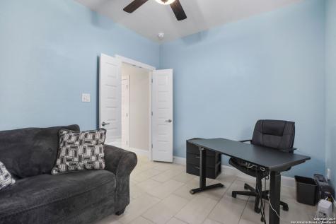 9407 Sundrop Valley San Antonio TX 78254