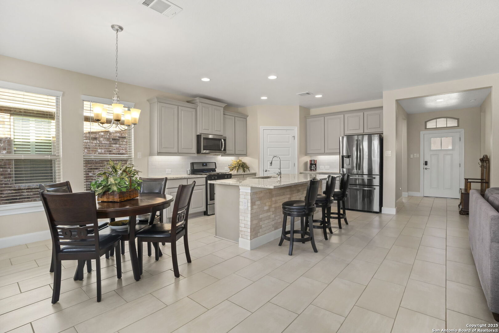 9407 Sundrop Valley San Antonio TX 78254